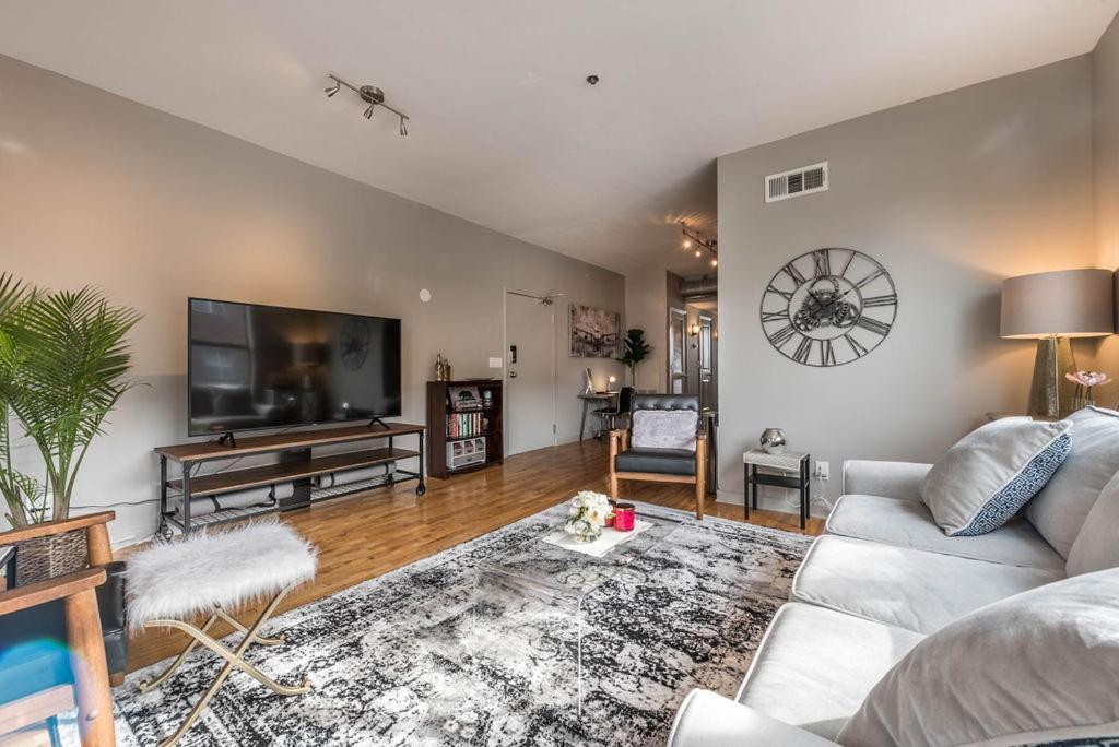 Trendy Castleberry Hill Condo- Walk To Mercedes Benz/ All Downtown Attractions Atlanta Exterior photo